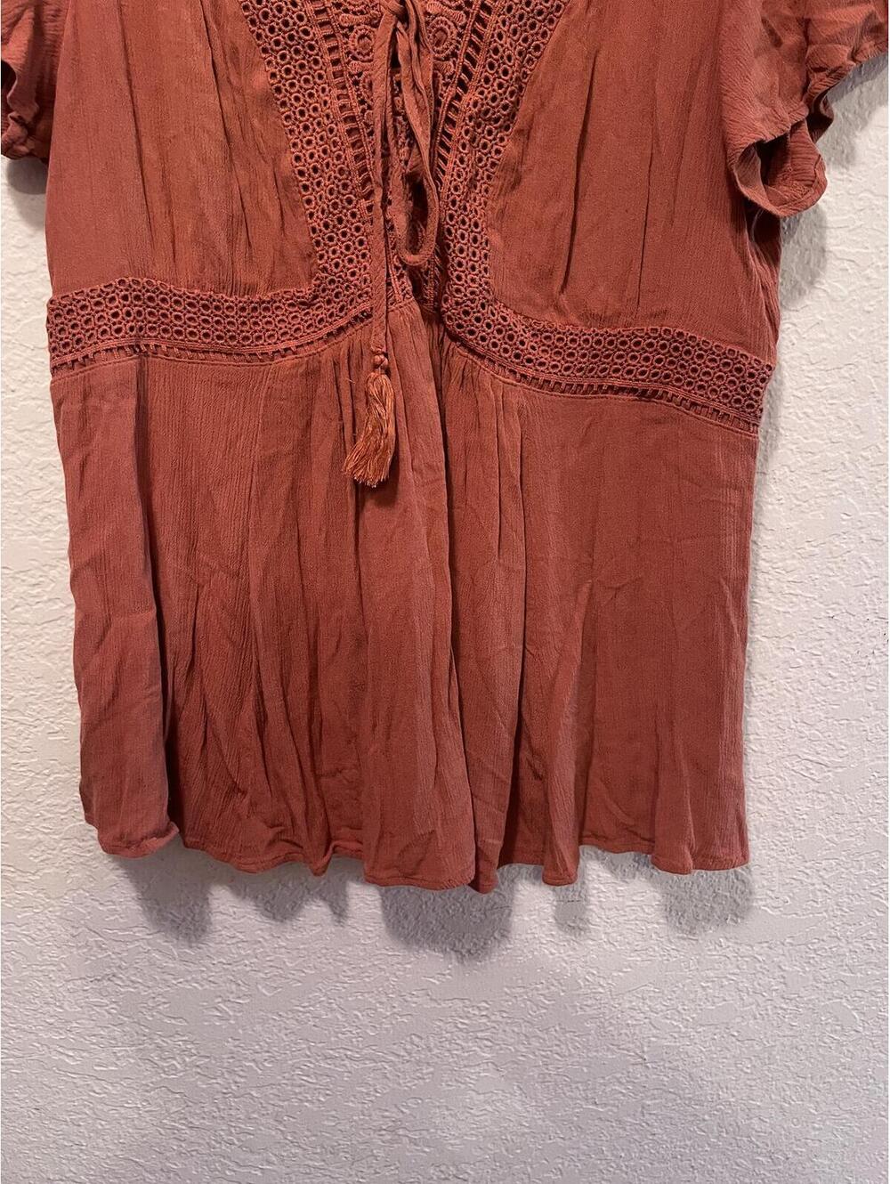 Torrid Women's Tie-Front Boho Tunic Top in Rust - Picture 5 of 7
